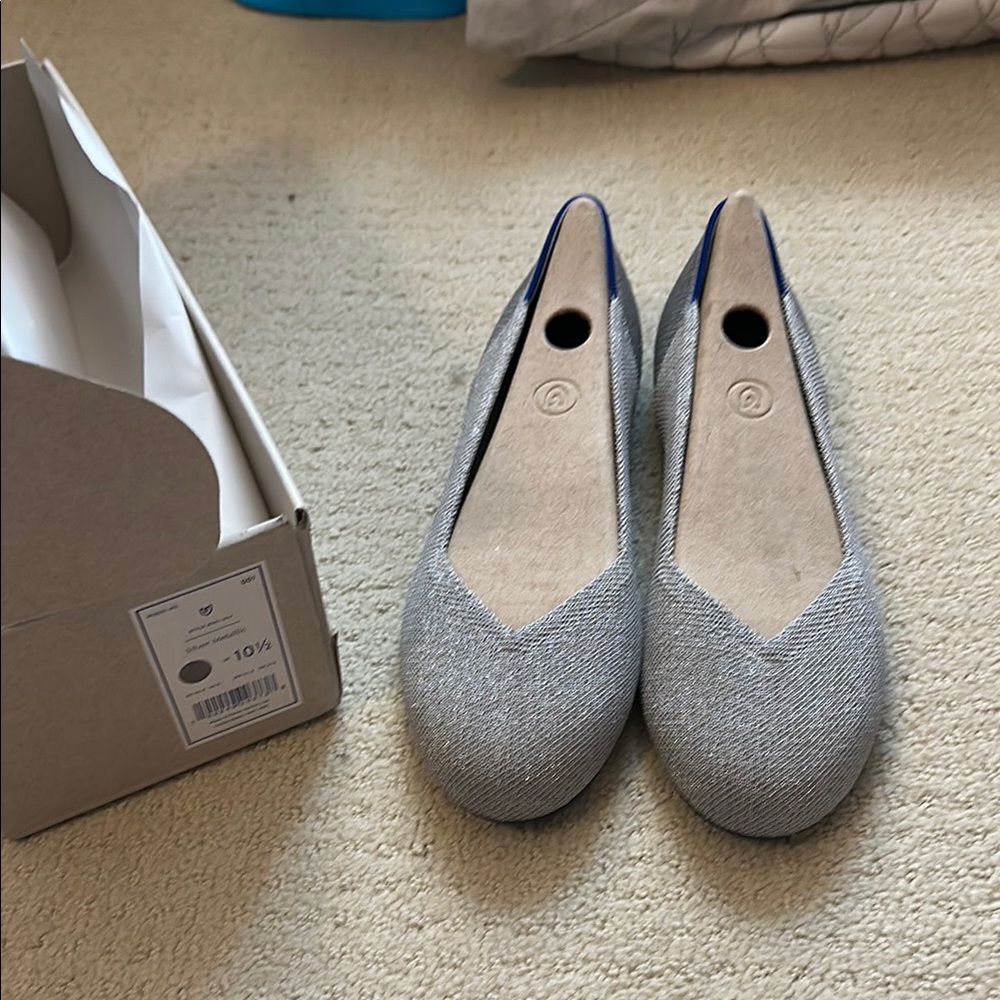 NIB Rothys Silver Metallic Flats 10.5